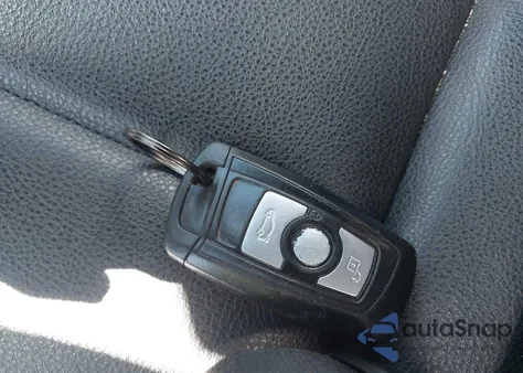 2013 BMW 320I z USA, uszkodzony, nr VIN WBA3B1C58DF461645